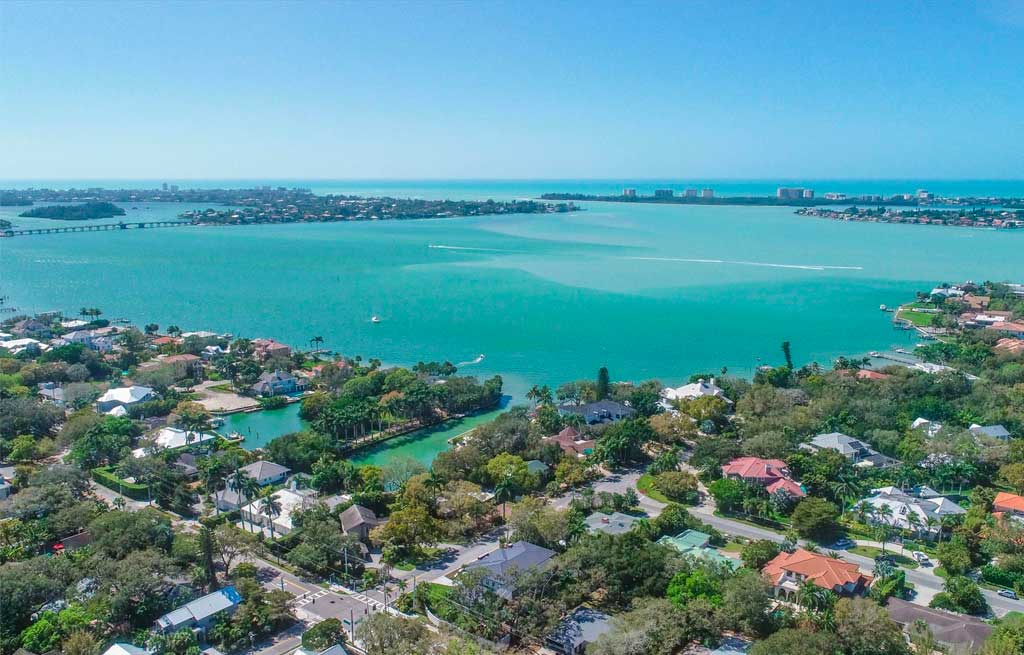 Waterfront-Home-Builders-